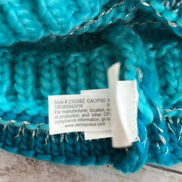 Zeroxposur Calypso Beanie w/ Pom Pom, Acrylic Winter Beanie, Size M/L w/ silver - Picture 5 of 7